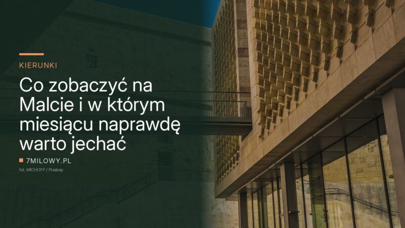 Gmach parlamentu w Valletcie z fasadą z maltańskiego piaskowca obok murów starego miasta