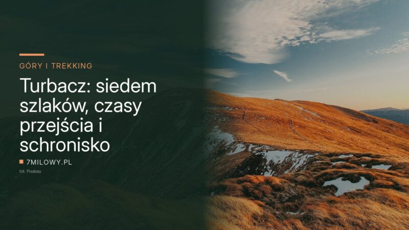 Trawiasty grzbiet karpacki z płatami śniegu w świetle zachodzącego słońca
